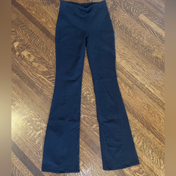 Alo Airbrush high waist kick back legging - Picture 2 of 3